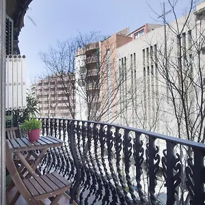 aparteasy-authentic-family-apartment.topbarcelonahotels.com/
